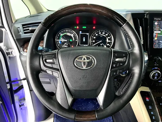 Toyota Alphard 2021 Hybrid 2.5L Luxury — Фото автомобиля 23