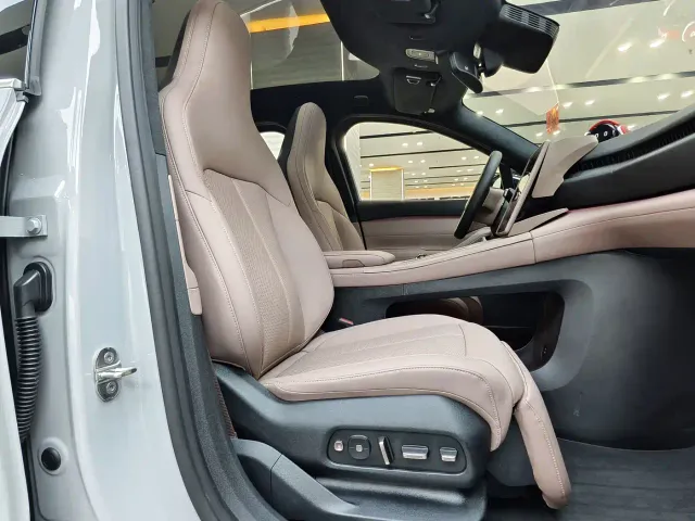 Nio EC6 — Фото автомобиля 12