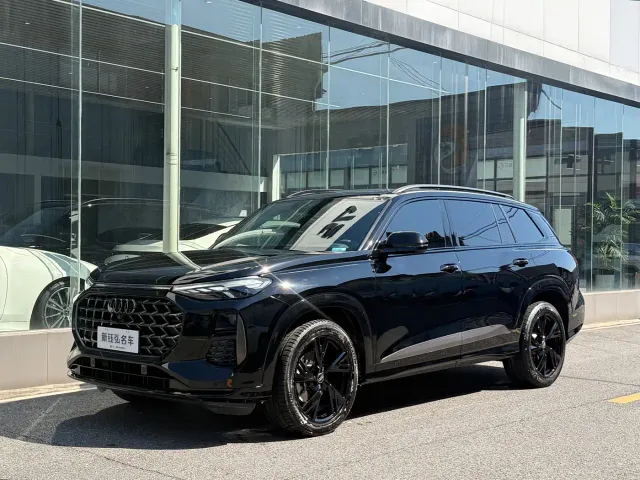 Фотография автомобиля — Audi Q6