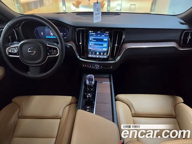 Volvo V60 — Фото автомобиля 7