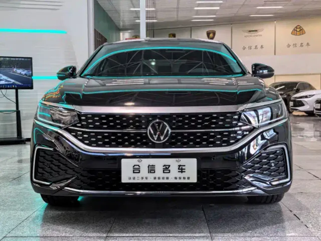 Volkswagen Passat — Фото автомобиля 2