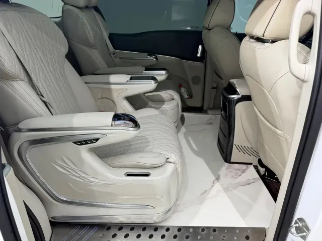 Buick Buick GL8 2022 Land Business Class 652T Smart Prestige — Фото автомобиля 10