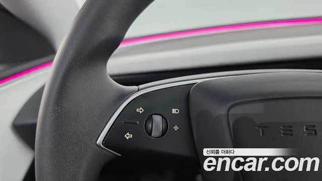 Tesla Model 3 — Фото автомобиля 14