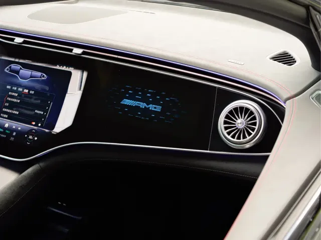 Mercedes-Benz EQE AMG — Фото автомобиля 15