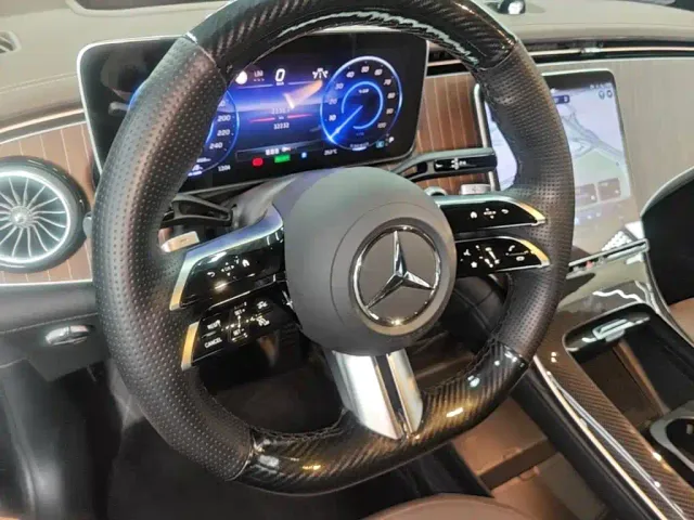 Mercedes-Benz EQE SUV — Фото автомобиля 10