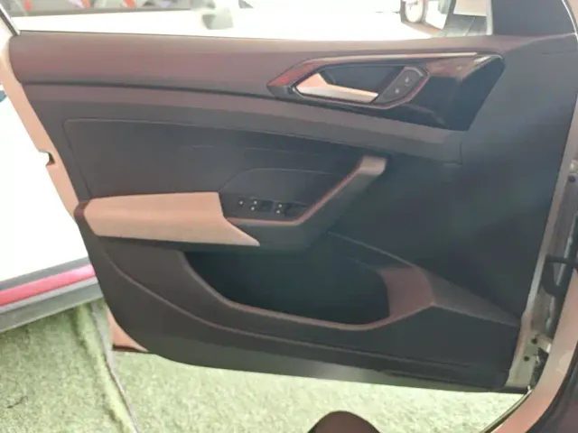 Volkswagen Tharu — Фото автомобиля 7