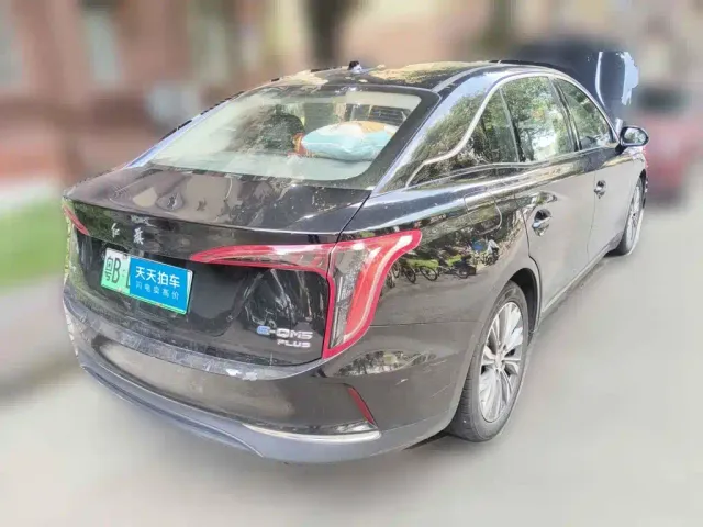 Hongqi E-QM5 — Фото автомобиля 2