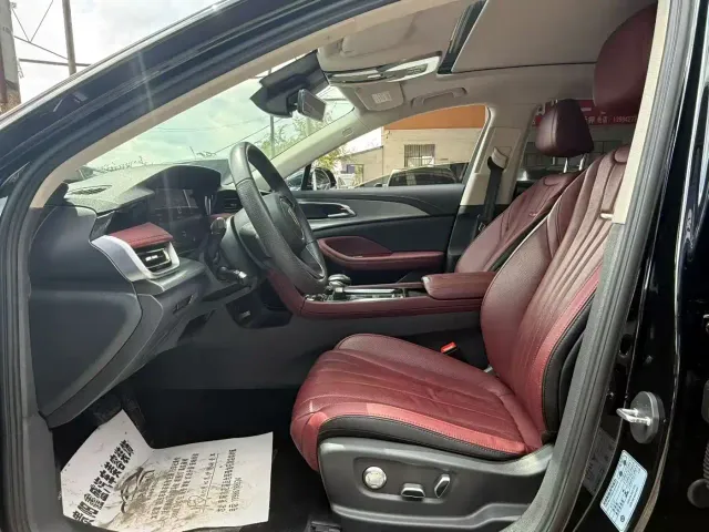 Hongqi H5 — Фото автомобиля 4