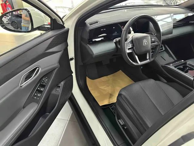 BYD Qin L — Фото автомобиля 4