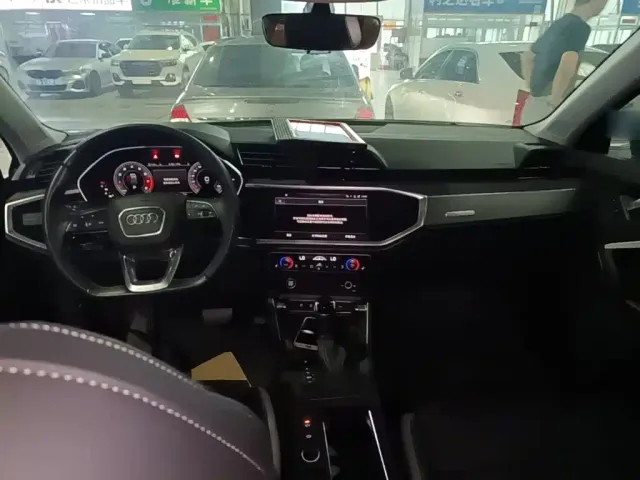 Audi Q3 — Фото автомобиля 9