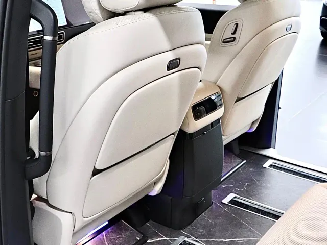 Li Auto MEGA — Фото автомобиля 13