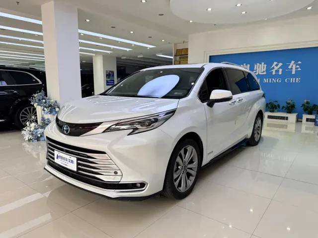 Фотография автомобиля — Toyota Sienna