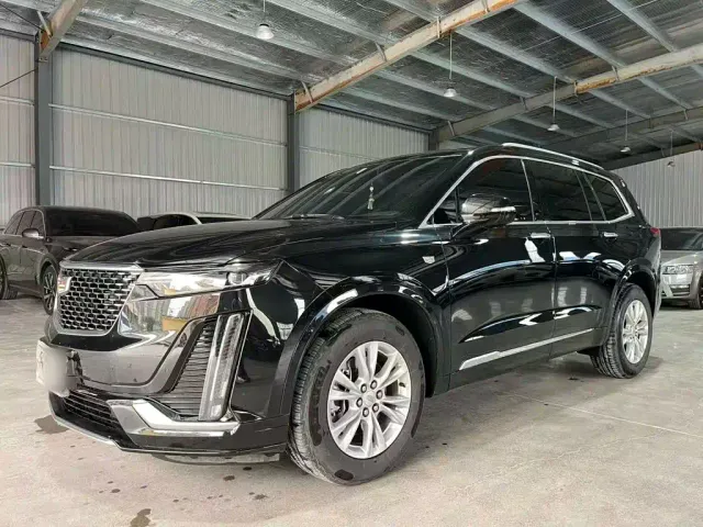 Фотография автомобиля — Cadillac XT6