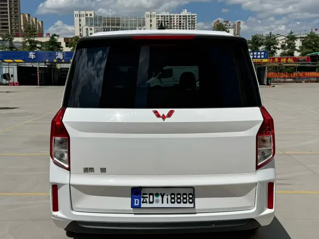 Wuling Zhengcheng — Фото автомобиля 8