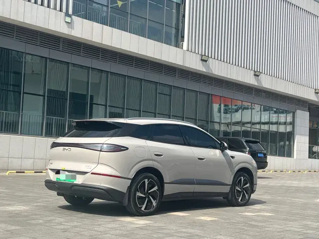 BYD Sealion 06 — Фото автомобиля 11