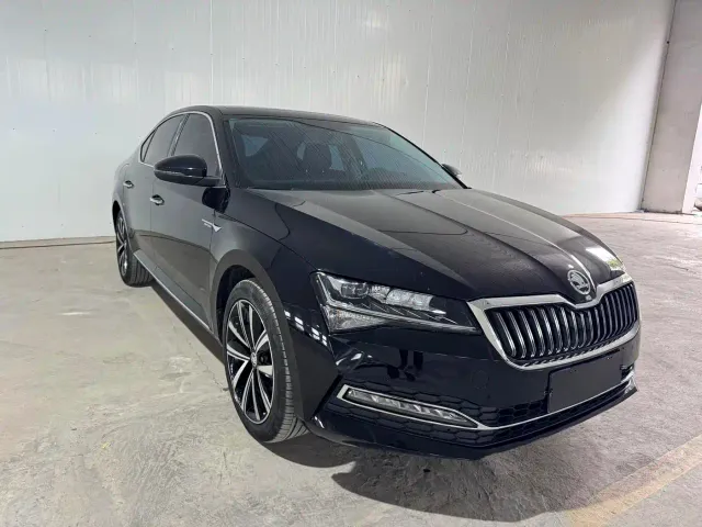 Skoda Superb — Фото автомобиля 2