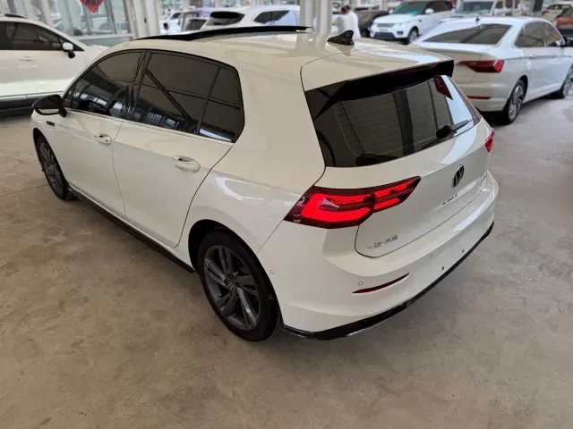 Volkswagen Golf — Фото автомобиля 13