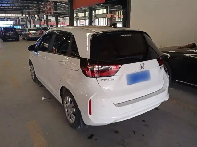 Honda Fit — Фото автомобиля 4