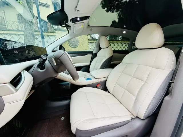 IM Motors LS6 — Фото автомобиля 9