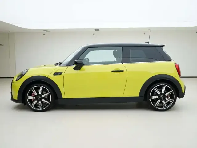MINI MINI 2023 Facelift 2.0T COOPER S Artist — Фото автомобиля 3