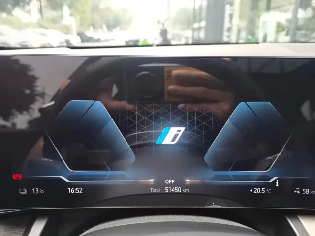 BMW i5 — Фото автомобиля 12