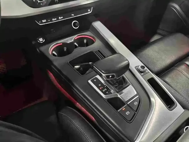 Audi A4L — Фото автомобиля 10