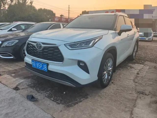 Toyota Highlander — Фото автомобиля 12