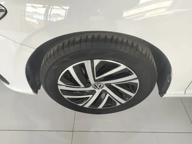 Volkswagen Lavida — Фото автомобиля 22