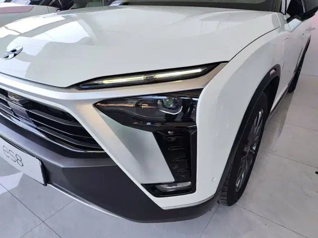 Nio ES8 — Фото автомобиля 23