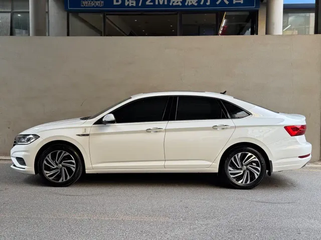 Volkswagen Sagitar — Фото автомобиля 3