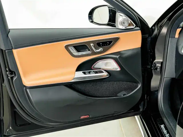 Mercedes-Benz E-Class — Фото автомобиля 17