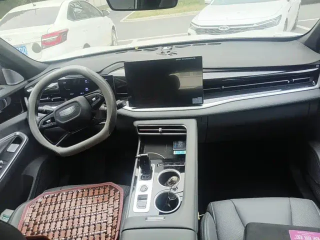 Geely Boyue — Фото автомобиля 12