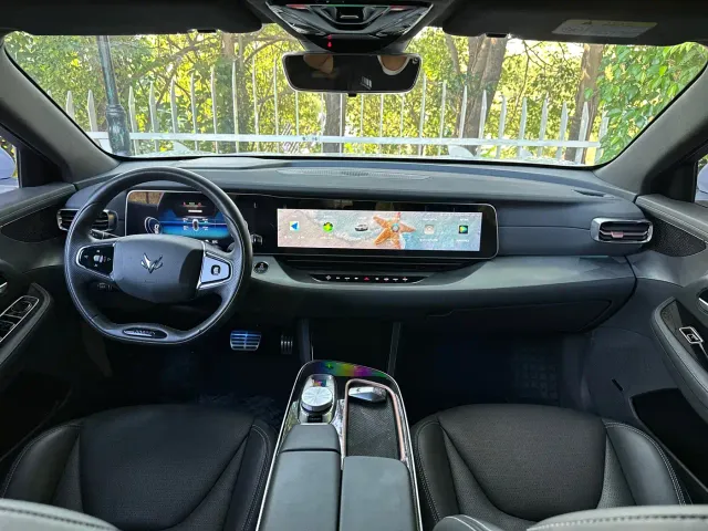 Arcfox Alpha S — Фото автомобиля 12