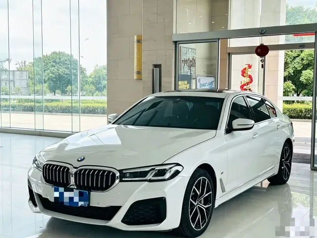 Фотография автомобиля — BMW 5 Series