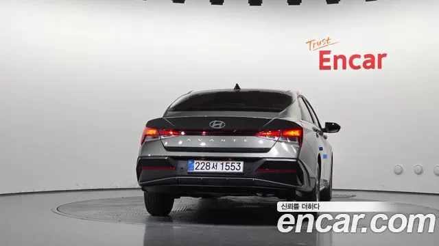 Hyundai Avante CN7 — Фото автомобиля 4