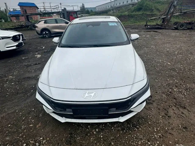 Фотография автомобиля — Hyundai Elantra