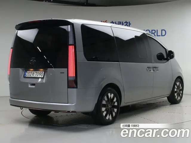 Hyundai Staria Staria 4WD Lounge 9 мест — Фото автомобиля 2