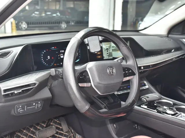 Changan Eado — Фото автомобиля 5