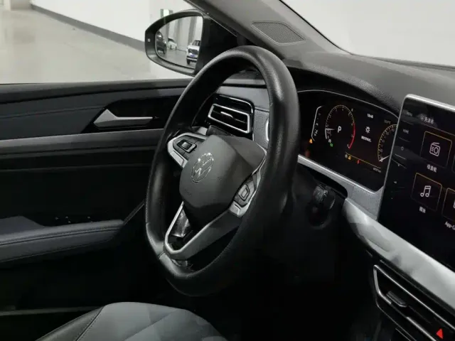 Volkswagen Lavida — Фото автомобиля 22