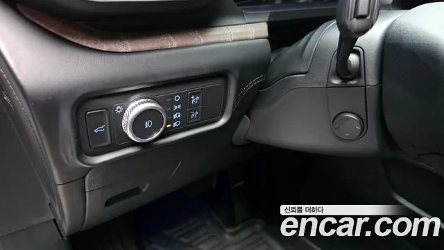 Ford Explorer Explorer 6 поколение 3.0 Platinum 4WD — Фото автомобиля 26