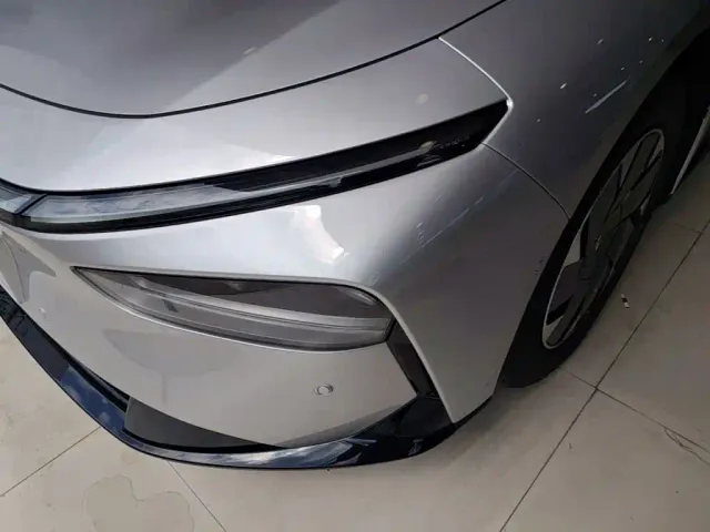 Xpeng P7+ — Фото автомобиля 23