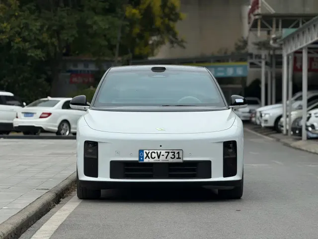 Li Auto i6 — Фото автомобиля 2