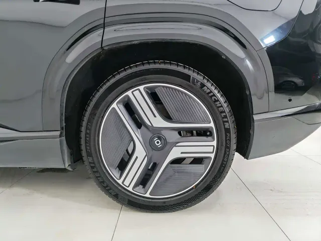 Changan Qiyuan E07 — Фото автомобиля 15