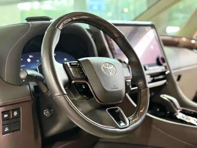 Toyota Alphard — Фото автомобиля 6