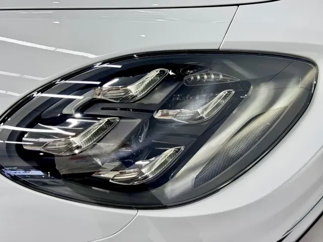 Porsche Panamera — Фото автомобиля 12