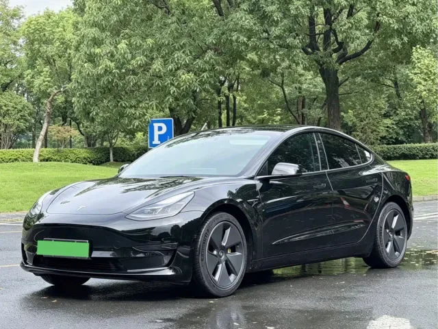 Фотография автомобиля — Tesla Model 3