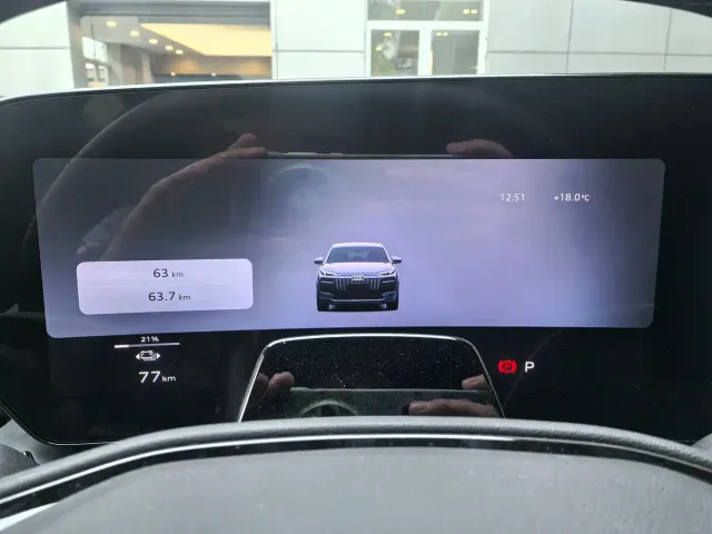 Audi Q6L e-tron — Фото автомобиля 3