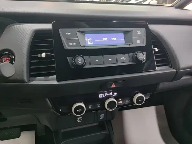 Honda Fit — Фото автомобиля 12