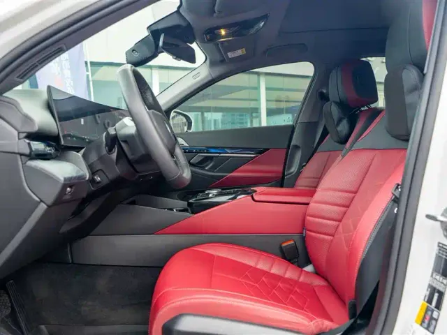 BMW i5 — Фото автомобиля 10