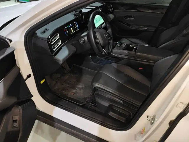 BYD Qin L — Фото автомобиля 12